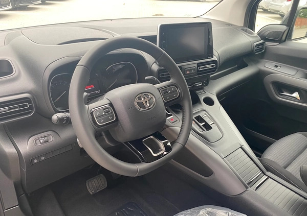 Toyota Proace City Verso cena 154999 przebieg: 15, rok produkcji 2024 z Poznań małe 92